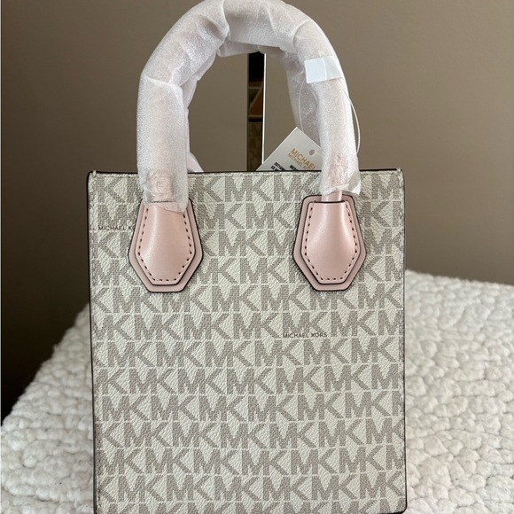 Michael Kors Cream and Pink Mini Bag - Picture 5 of 16